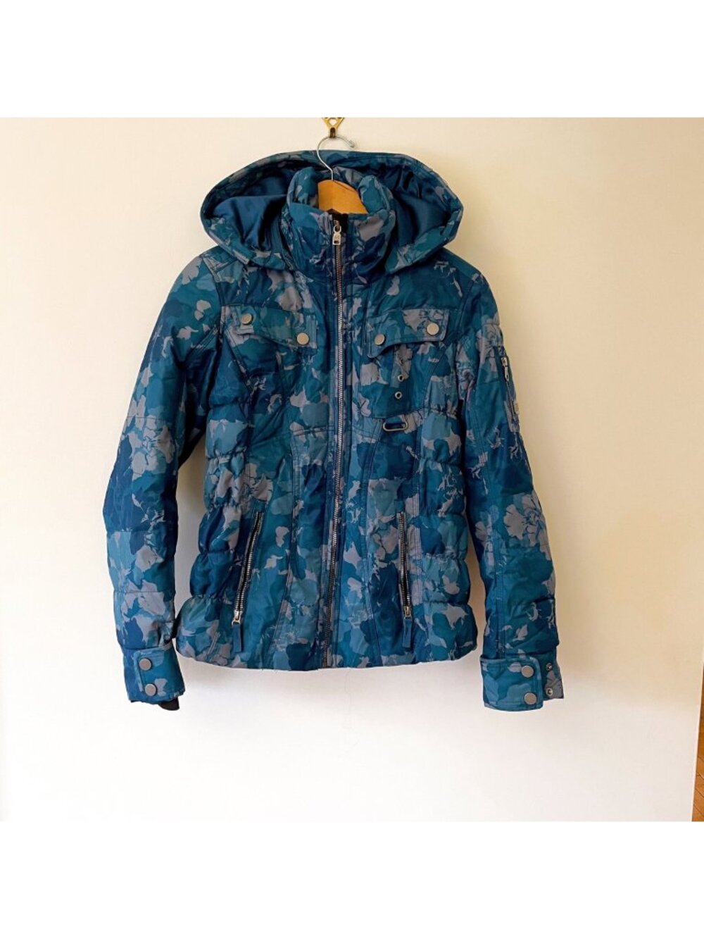 Obermeyer Leighton Teal Camo Ski Jacket, Size 6